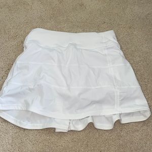 Lululemon athletic skirt. Length 4
